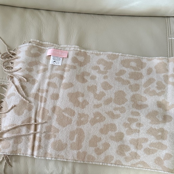 Mary Kay Tan Leopard Print Scarf - Picture 2 of 6